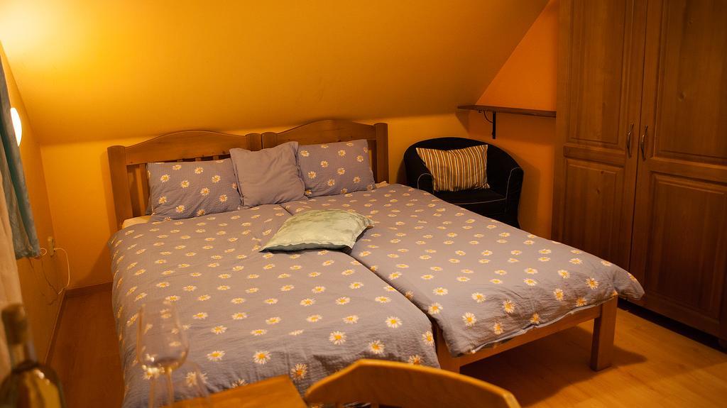 Penzion Zatisi Mikulov Habitación foto