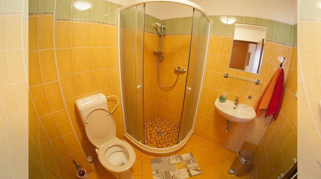 Penzion Zatisi Mikulov Habitación foto