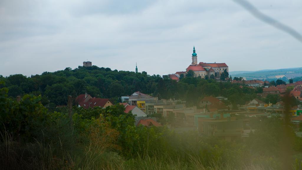 Hotel Penzion Zatisi Mikulov Exterior foto